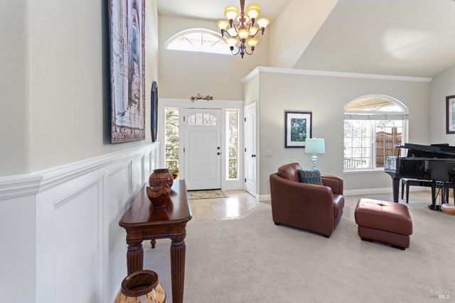 230 Clear Ridge Dr, Healdsburg, CA 95448