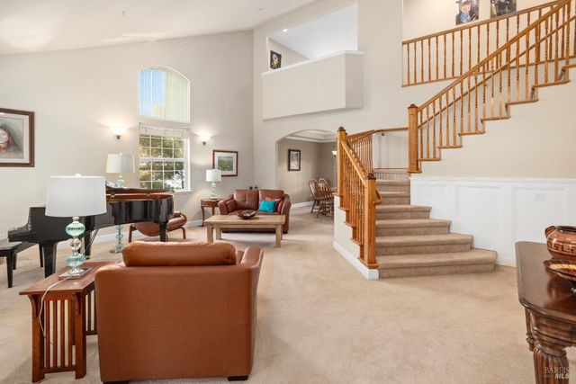 230 Clear Ridge Dr, Healdsburg, CA 95448