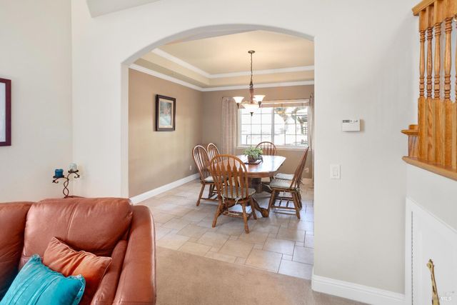 230 Clear Ridge Dr, Healdsburg, CA 95448