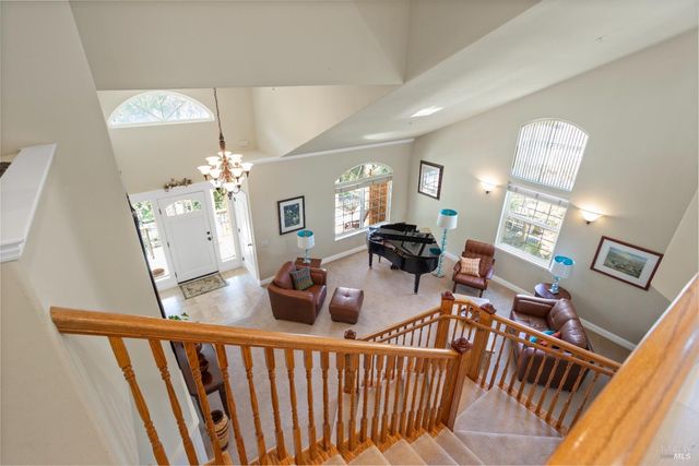 230 Clear Ridge Dr, Healdsburg, CA 95448