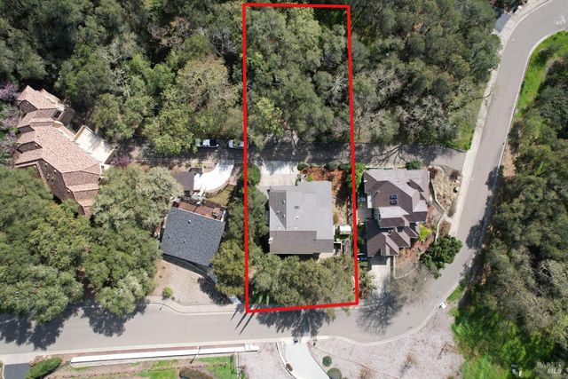 230 Clear Ridge Dr, Healdsburg, CA 95448