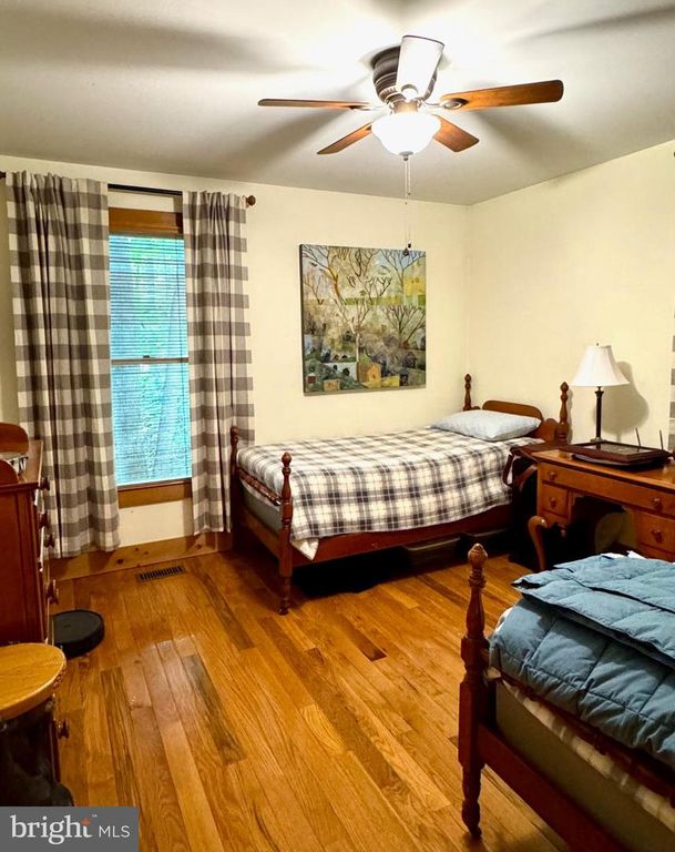 374 BOYERS MILL LN, Middletown, VA 22645