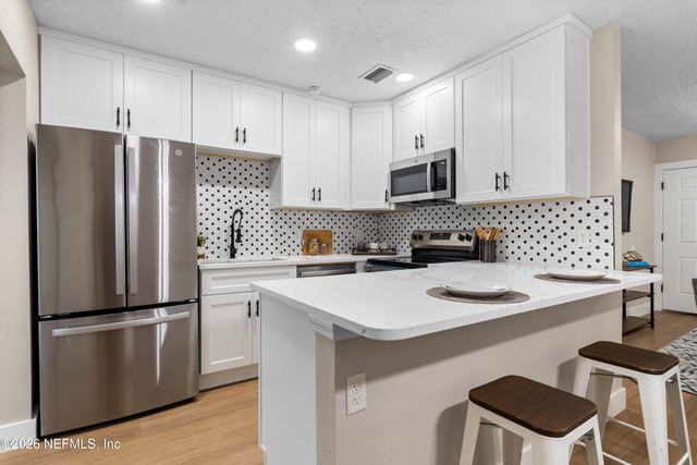 529 SAPELO Road, Jacksonville, FL 32216