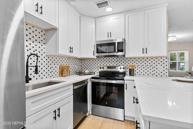 529 SAPELO Road, Jacksonville, FL 32216