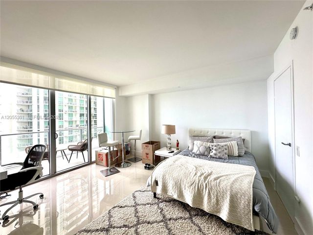 1300 Brickell Bay Drive 1205, Miami, FL 33131