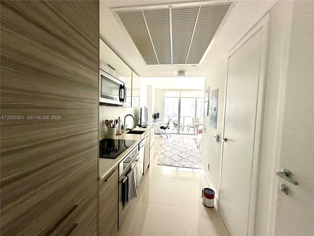 1300 Brickell Bay Drive 1205, Miami, FL 33131