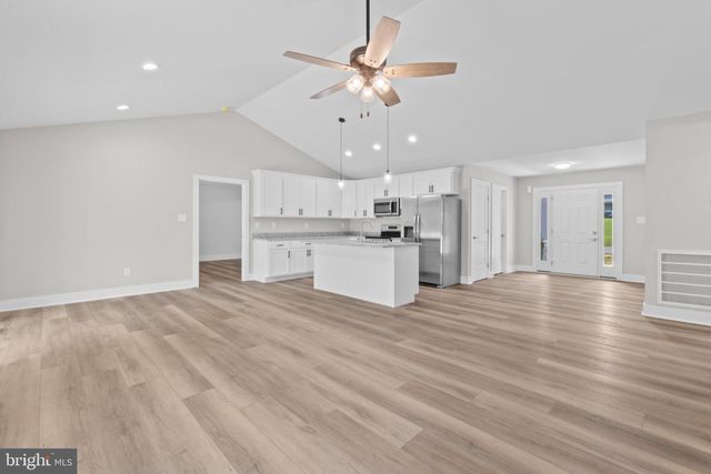 289 WAMPUM LN, Hedgesville, WV 25427