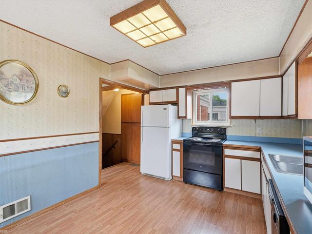 21500 Share Street, St Clair Shores, MI 48082