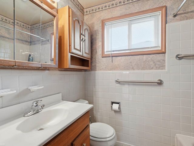 21500 Share Street, St Clair Shores, MI 48082