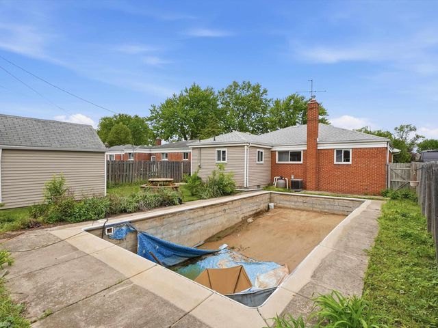 21500 Share Street, St Clair Shores, MI 48082