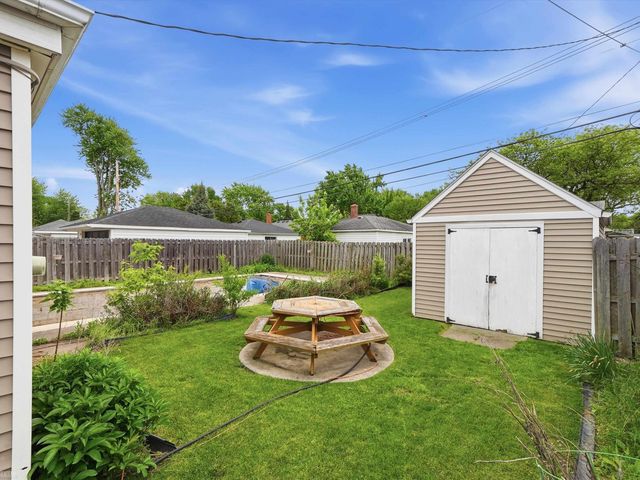 21500 Share Street, St Clair Shores, MI 48082