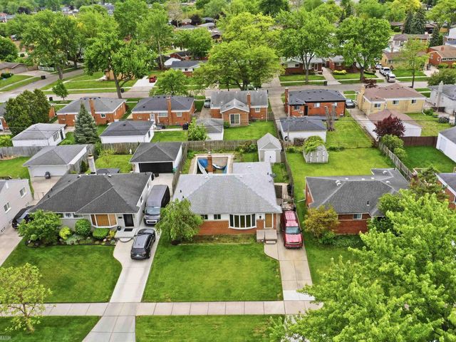 21500 Share Street, St Clair Shores, MI 48082