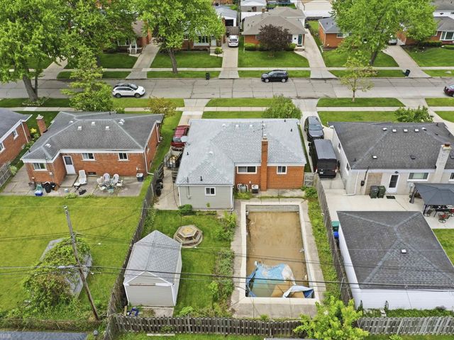 21500 Share Street, St Clair Shores, MI 48082