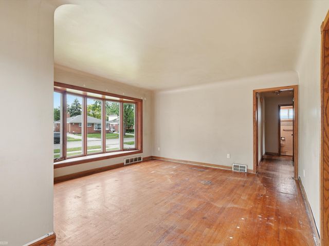 21500 Share Street, St Clair Shores, MI 48082