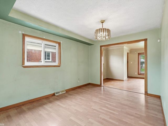 21500 Share Street, St Clair Shores, MI 48082