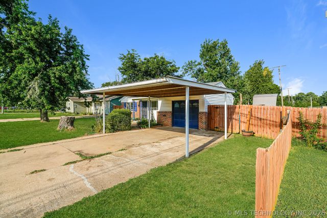 44 S 200th East Avenue, Tulsa, OK 74108