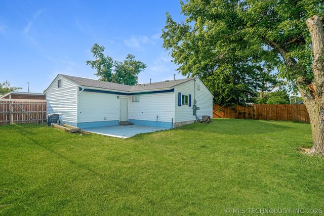 44 S 200th East Avenue, Tulsa, OK 74108