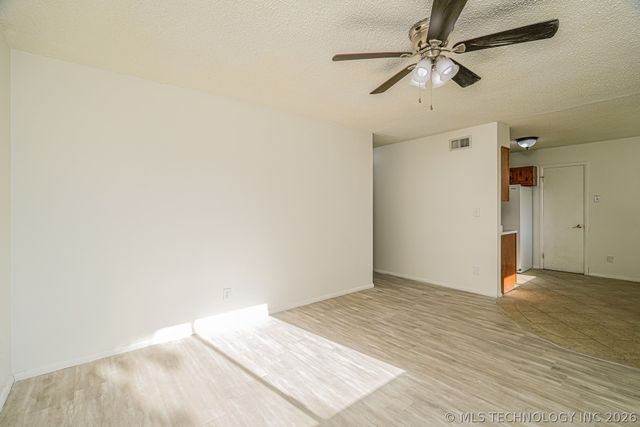 44 S 200th East Avenue, Tulsa, OK 74108