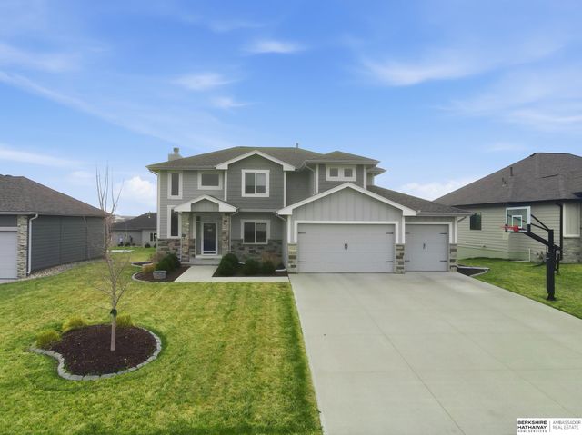 17123 Rachel Snowden Parkway, Bennington, NE 68007
