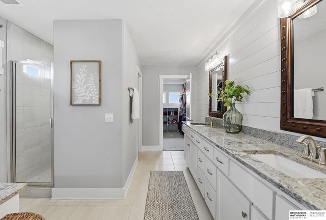 17123 Rachel Snowden Parkway, Bennington, NE 68007