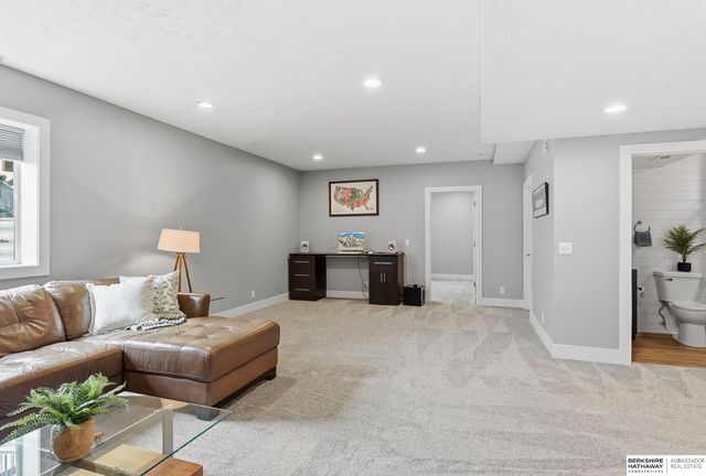 17123 Rachel Snowden Parkway, Bennington, NE 68007