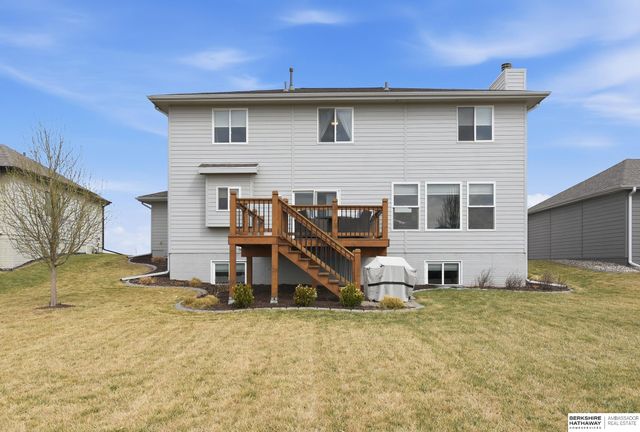 17123 Rachel Snowden Parkway, Bennington, NE 68007