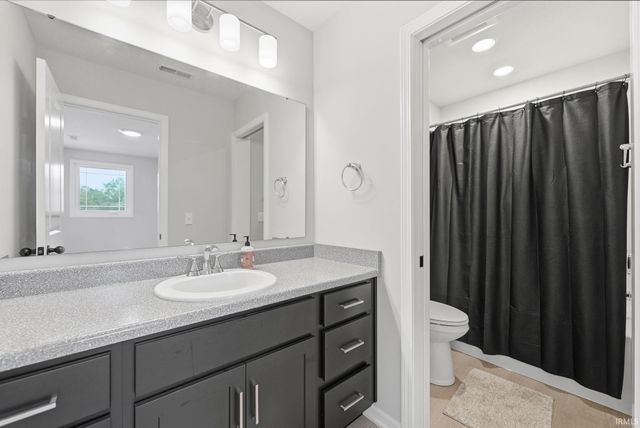 4225 Shadowood Lakes Trail, Fort Wayne, IN 46818