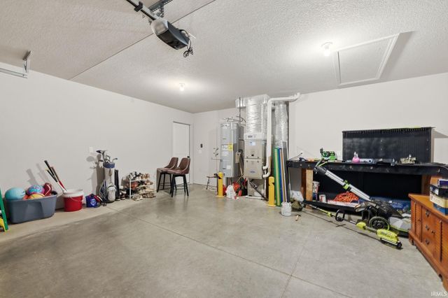 4225 Shadowood Lakes Trail, Fort Wayne, IN 46818