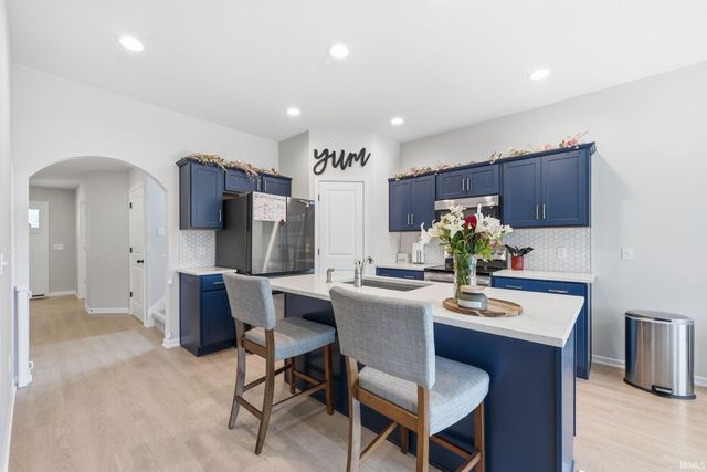 4225 Shadowood Lakes Trail, Fort Wayne, IN 46818