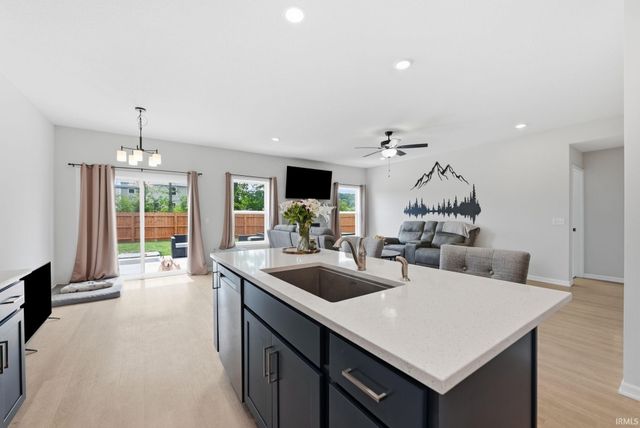 4225 Shadowood Lakes Trail, Fort Wayne, IN 46818