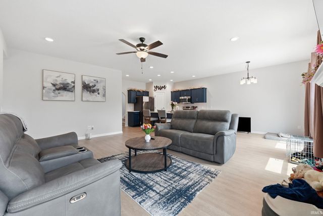 4225 Shadowood Lakes Trail, Fort Wayne, IN 46818