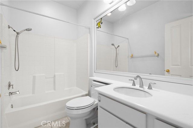 12 La Ronda, Irvine, CA 92606