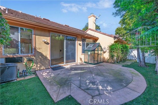 12 La Ronda, Irvine, CA 92606