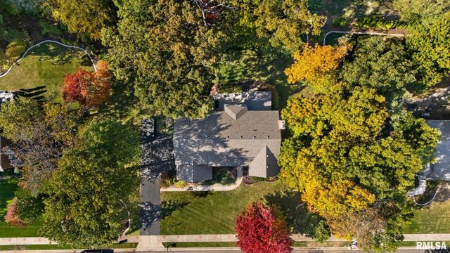 622 W RAVINWOODS Road, Peoria, IL 61615