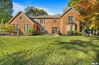 622 W RAVINWOODS Road, Peoria, IL 61615