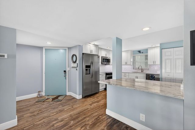 3040 Lake Shore Drive, Riviera Beach, FL 33404