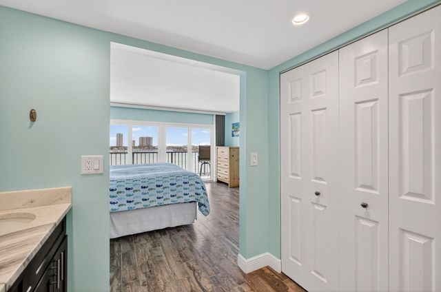 3040 Lake Shore Drive, Riviera Beach, FL 33404