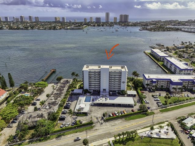 3040 Lake Shore Drive, Riviera Beach, FL 33404