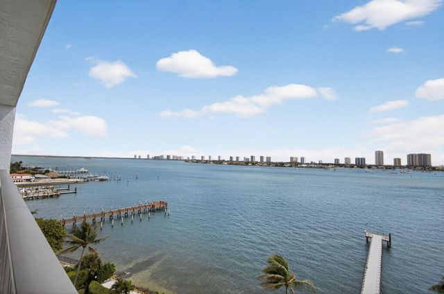 3040 Lake Shore Drive, Riviera Beach, FL 33404