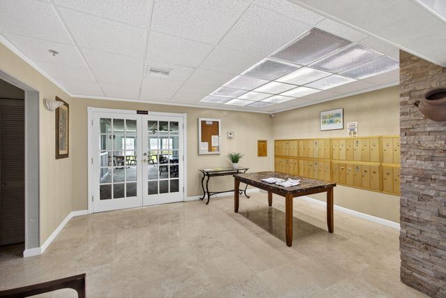 3040 Lake Shore Drive, Riviera Beach, FL 33404