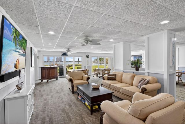 3040 Lake Shore Drive, Riviera Beach, FL 33404