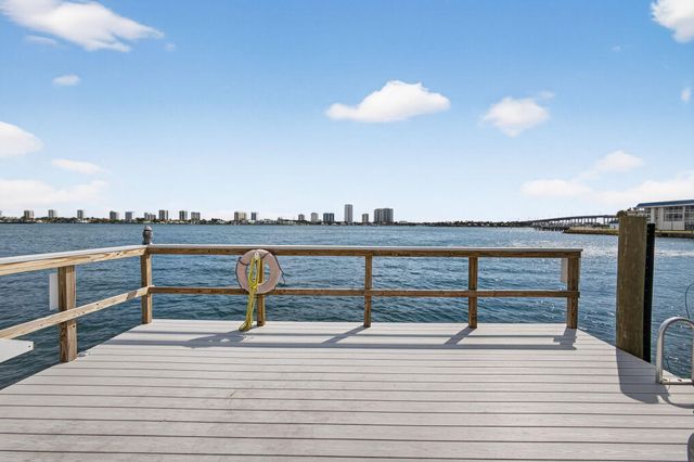 3040 Lake Shore Drive, Riviera Beach, FL 33404