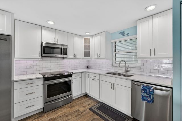 3040 Lake Shore Drive, Riviera Beach, FL 33404