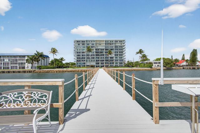 3040 Lake Shore Drive, Riviera Beach, FL 33404