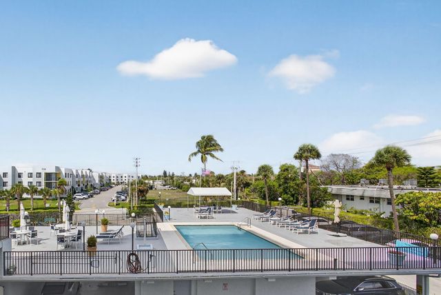 3040 Lake Shore Drive, Riviera Beach, FL 33404