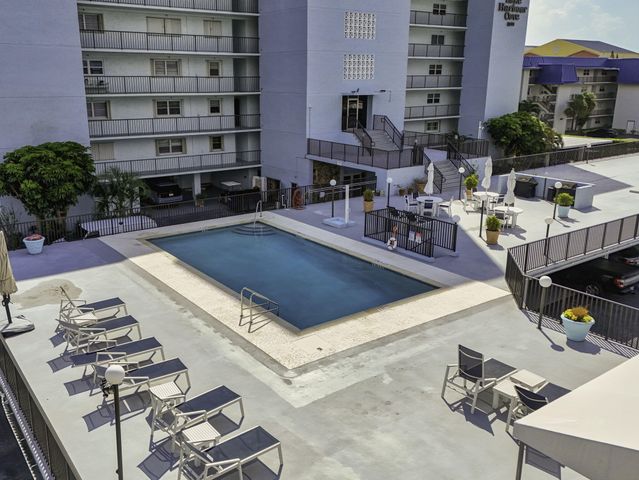 3040 Lake Shore Drive, Riviera Beach, FL 33404