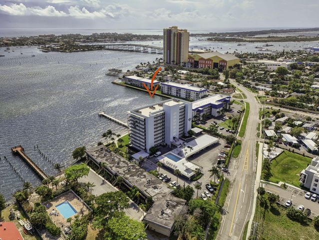 3040 Lake Shore Drive, Riviera Beach, FL 33404