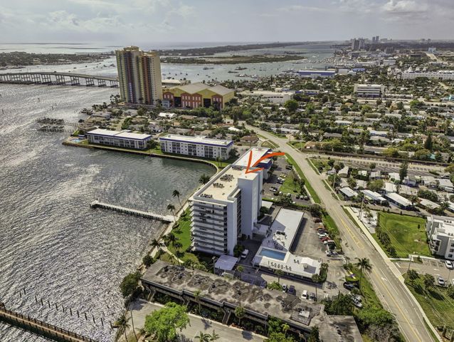 3040 Lake Shore Drive, Riviera Beach, FL 33404