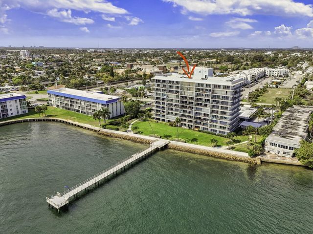 3040 Lake Shore Drive, Riviera Beach, FL 33404