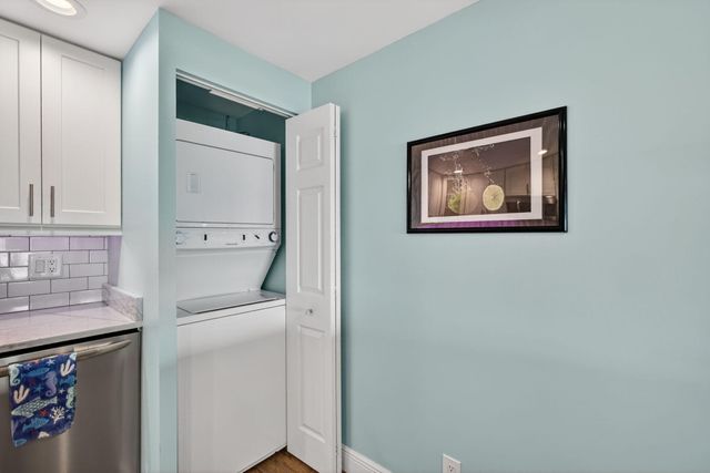 3040 Lake Shore Drive, Riviera Beach, FL 33404